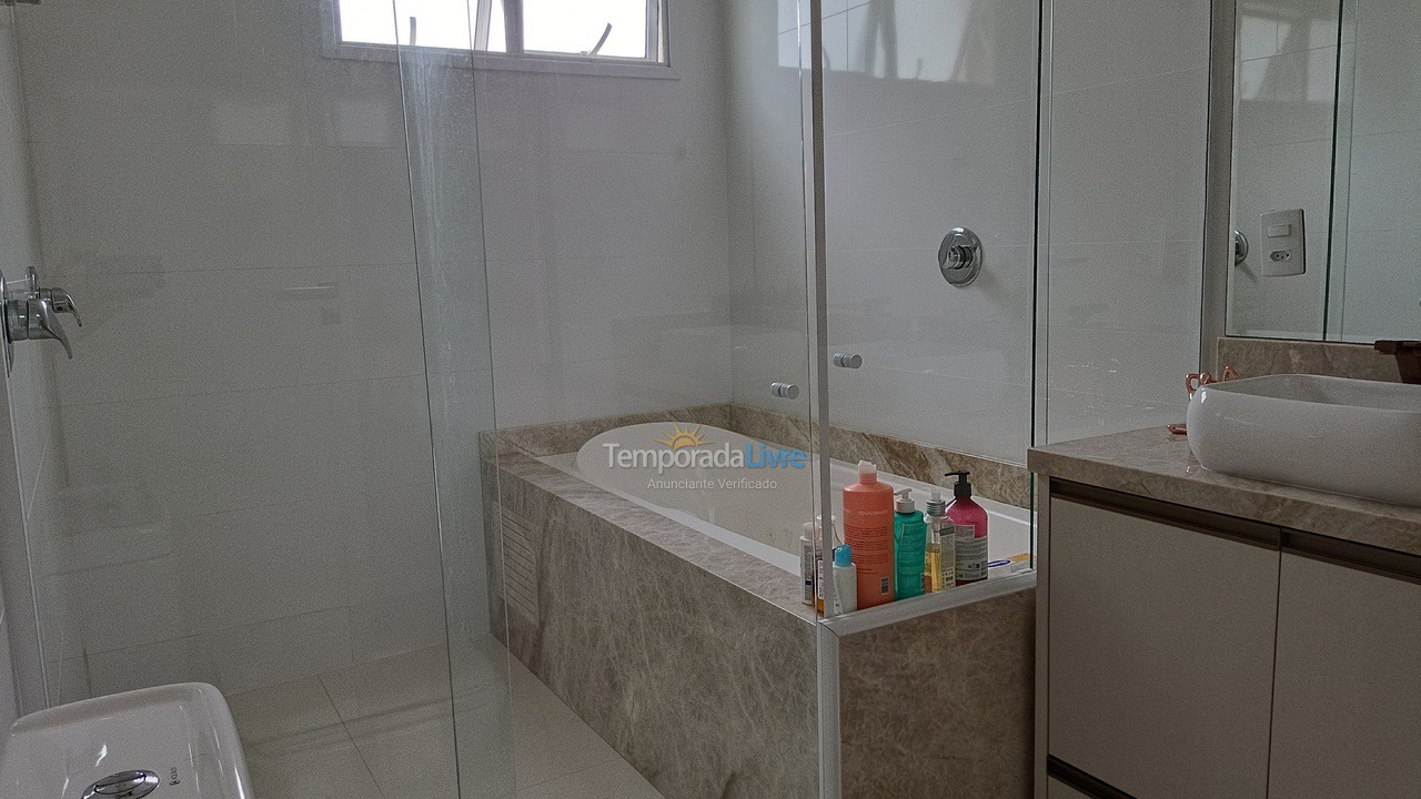 Apartment for vacation rental in Itapema (Meia Praia)