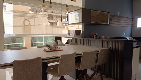 BEAUTIFUL APARTMENT IN MEIA PRAIA WITH 4 SUITES