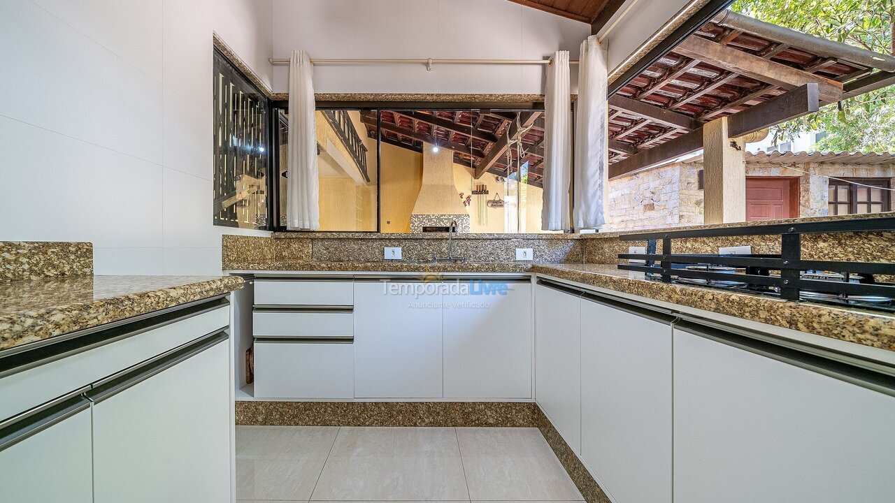 House for vacation rental in Bombinhas (Praia de Bombas)