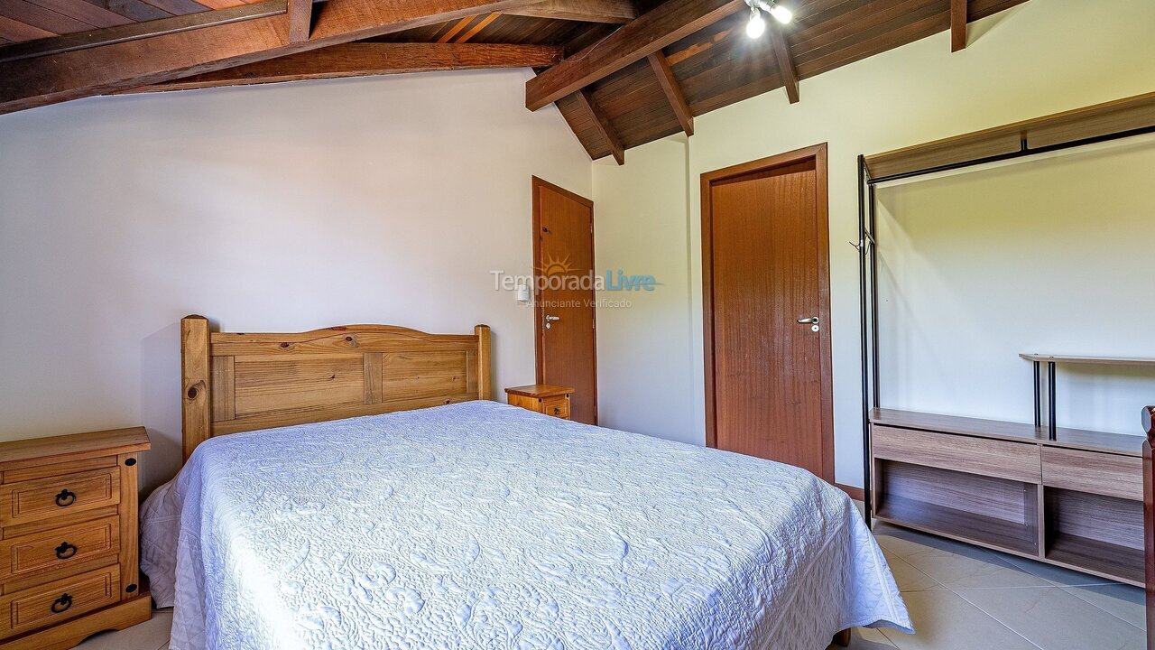 House for vacation rental in Bombinhas (Praia de Bombas)