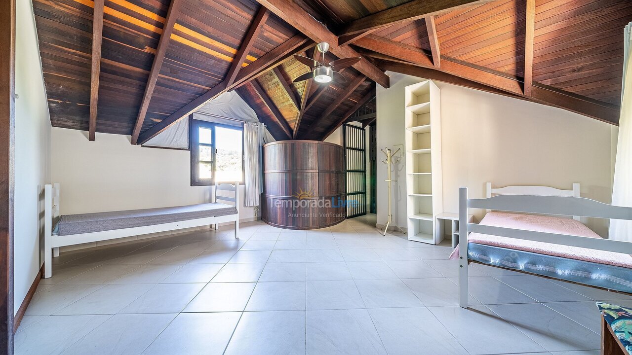 House for vacation rental in Bombinhas (Praia de Bombas)