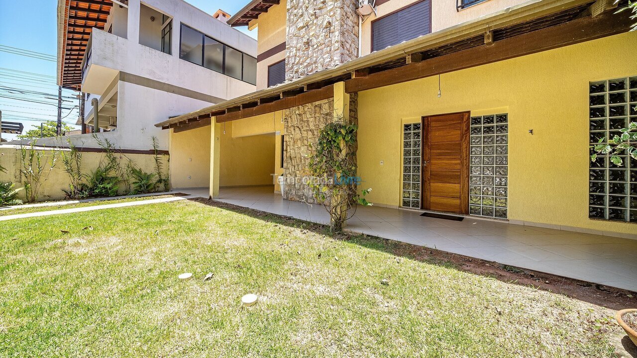 House for vacation rental in Bombinhas (Praia de Bombas)