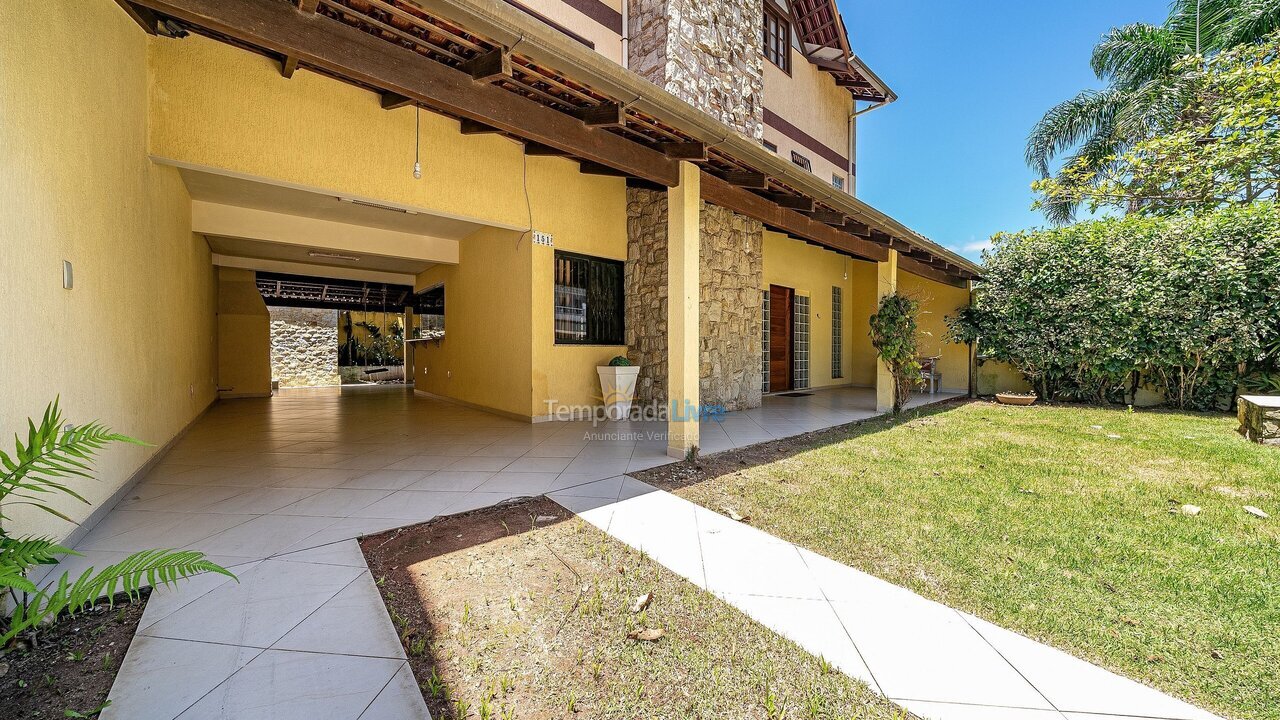 House for vacation rental in Bombinhas (Praia de Bombas)