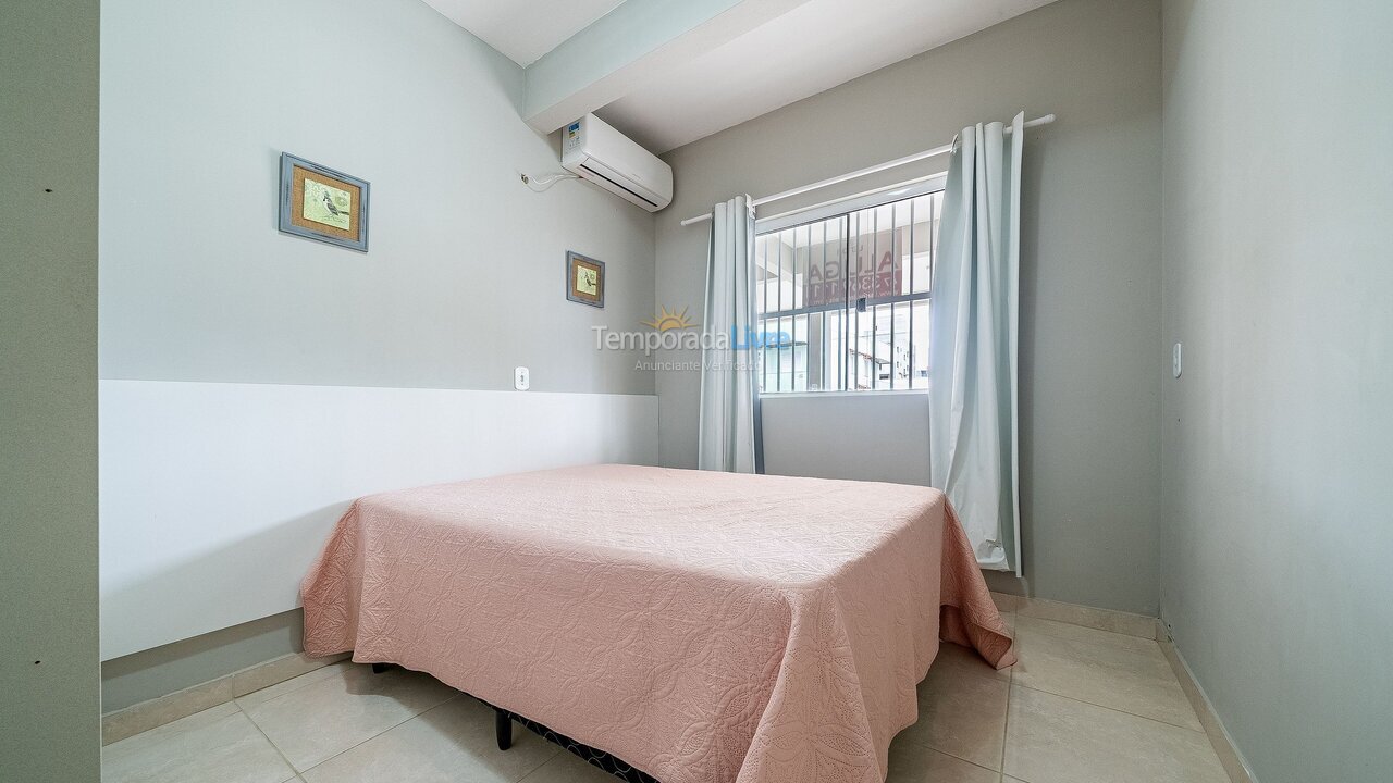 Apartamento para aluguel de temporada em Bombinhas (Canto Grande)