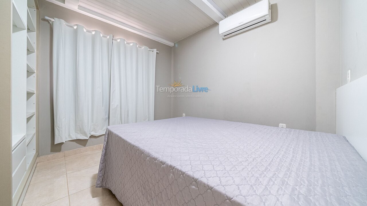 Apartamento para aluguel de temporada em Bombinhas (Canto Grande)
