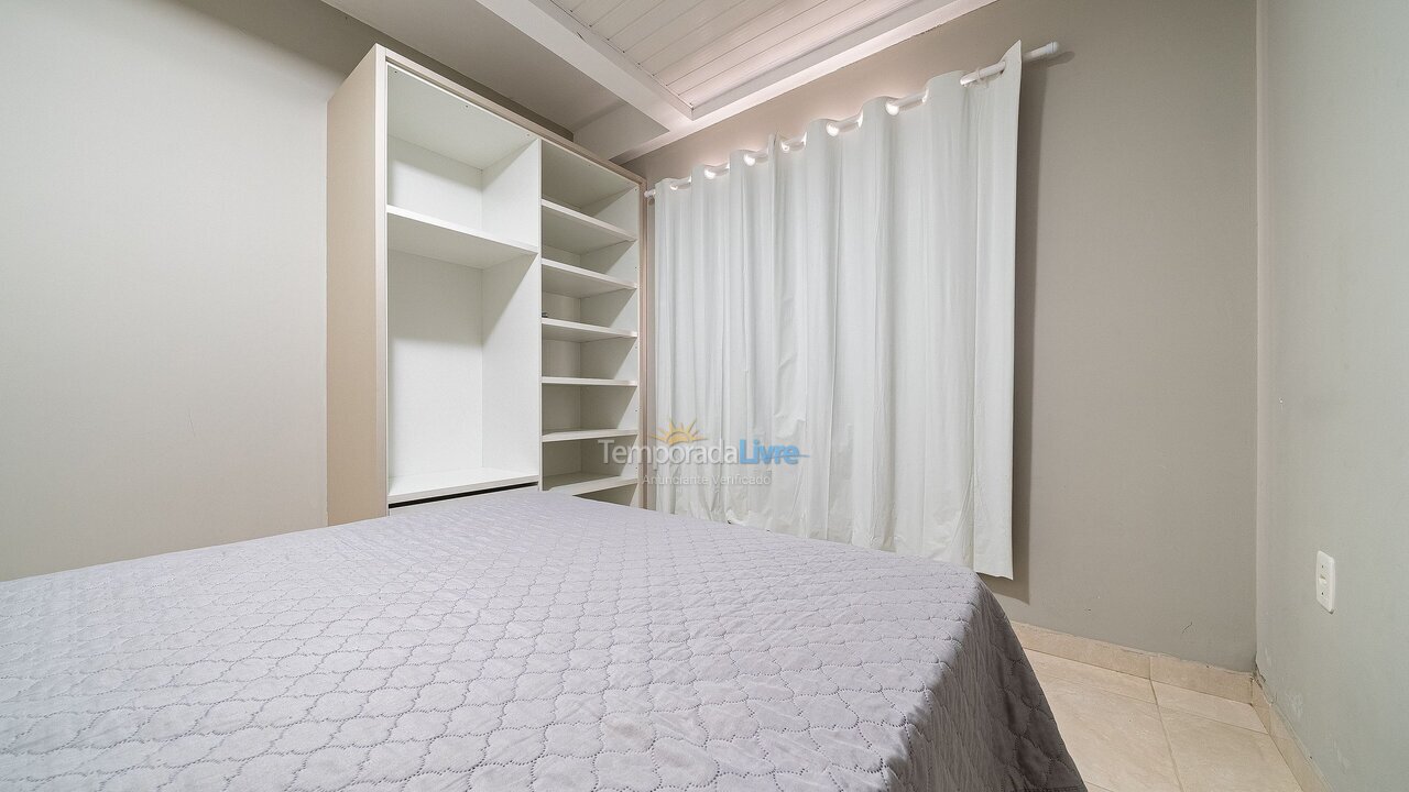 Apartamento para aluguel de temporada em Bombinhas (Canto Grande)