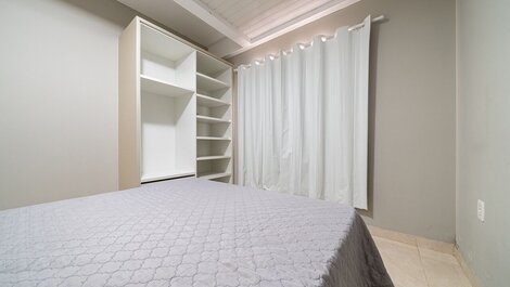 097 - Apto econômico de 02 quartos em Canto Grande