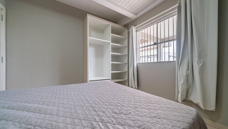 097 - Apto econômico de 02 quartos em Canto Grande