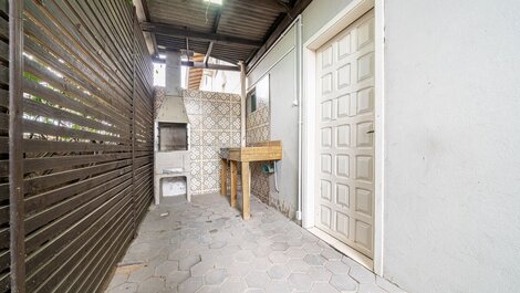 097 - Apto econômico de 02 quartos em Canto Grande