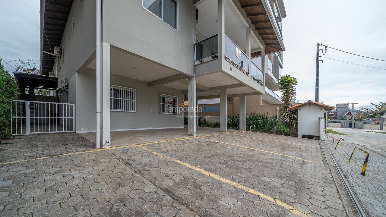 Apartamento para aluguel de temporada em Bombinhas (Canto Grande)