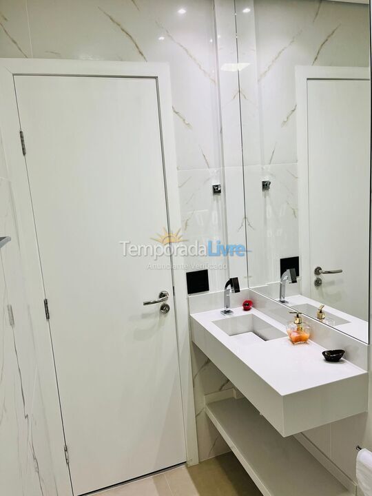 Apartamento para alquiler de vacaciones em Guarujá (Pitangueiras)