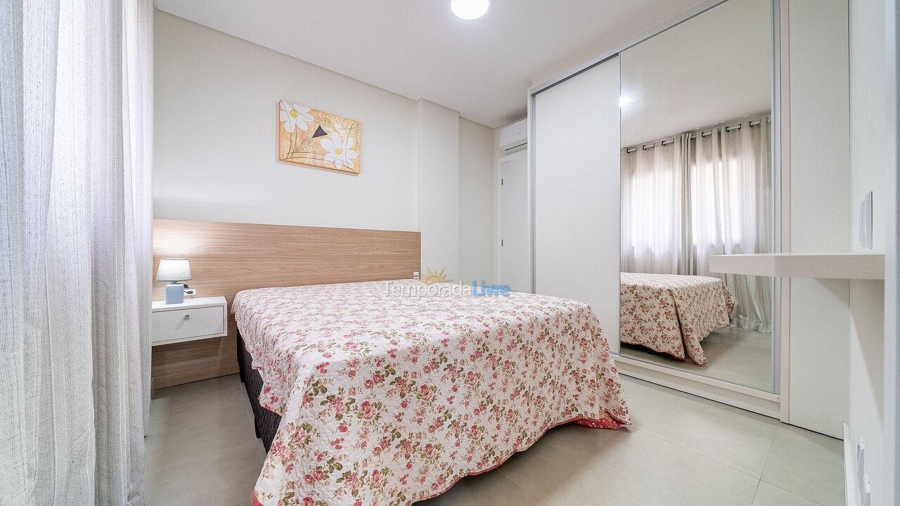 Apartment for vacation rental in Bombinhas (Praia de Bombas)