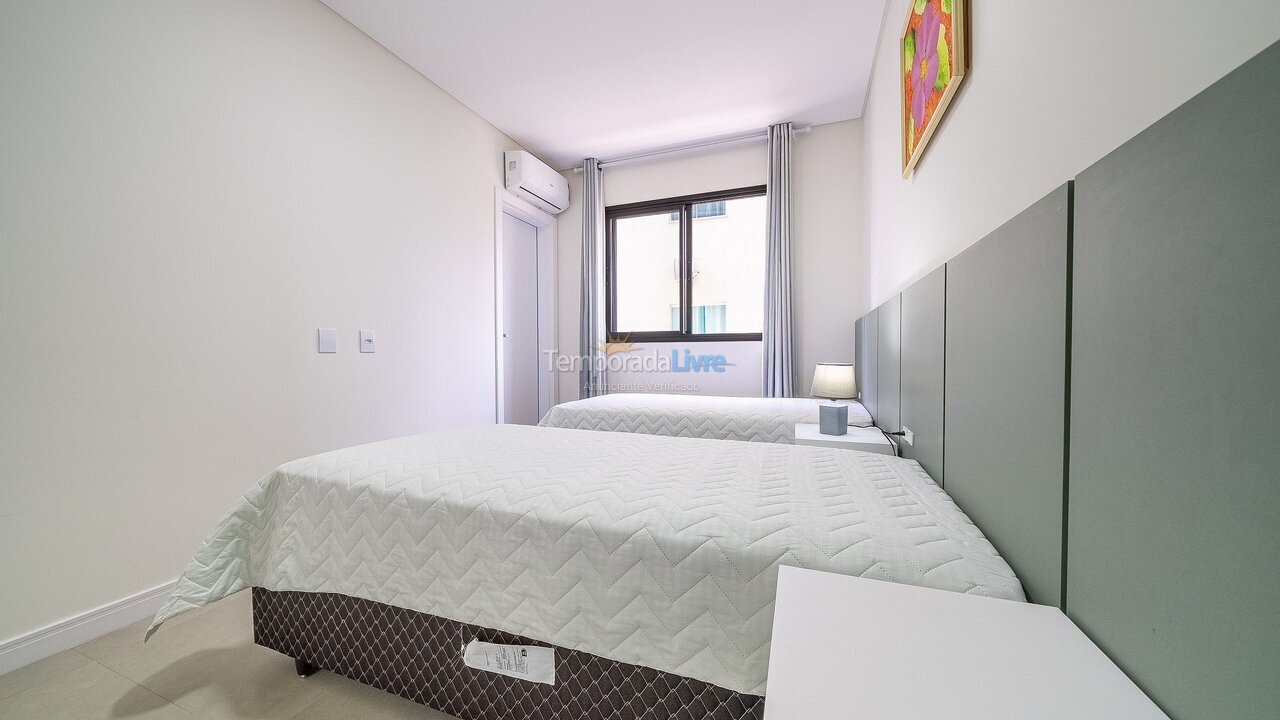 Apartment for vacation rental in Bombinhas (Praia de Bombas)