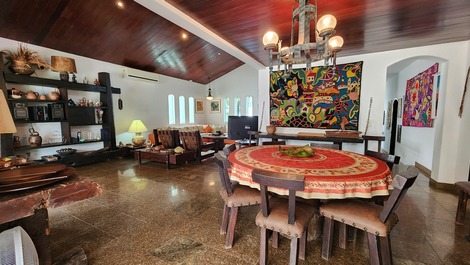 Casa 4 suites en excelente ubicación, a 1 cuadra del mar. playa de la cala