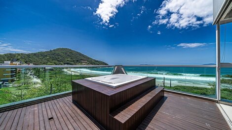 110 - Cobertura com vista panorâmica em 4 ilhas