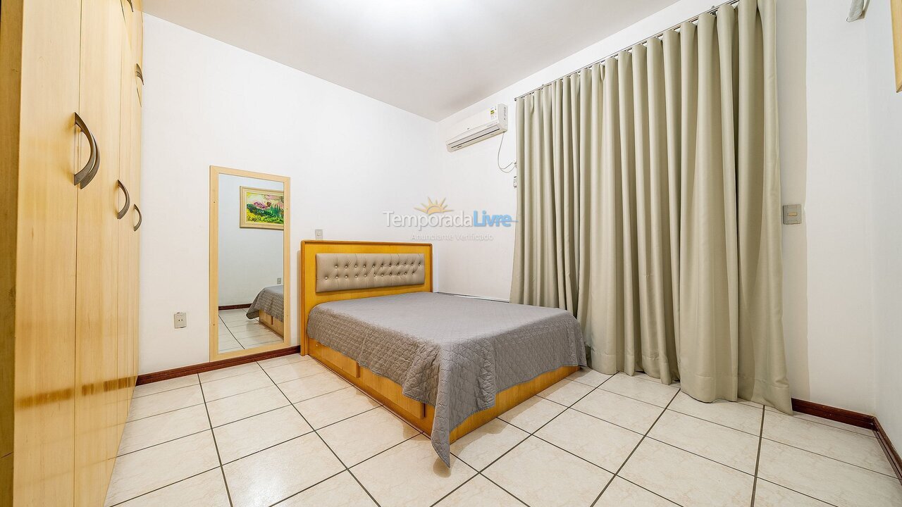 Apartamento para alquiler de vacaciones em Bombinhas (Praia de Bombas)