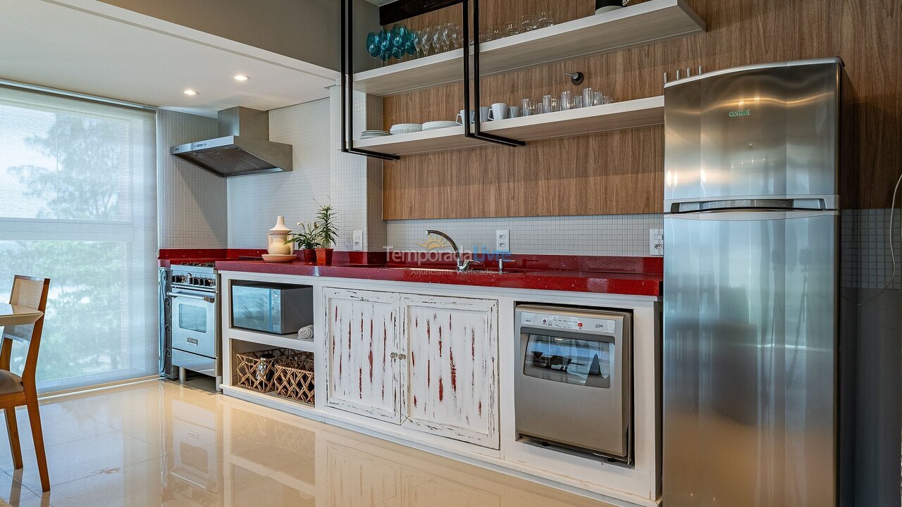 Apartamento para aluguel de temporada em Bombinhas (Praia de Quatro Ilhas)