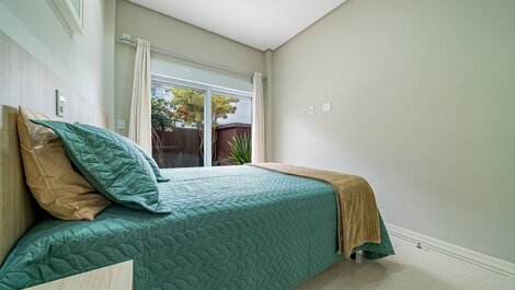 198 - Excelente apartamento con jardín en Mariscal