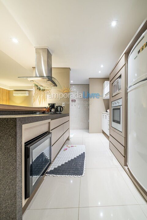 Apartamento para alquiler de vacaciones em Bombinhas (Praia de Bombas)