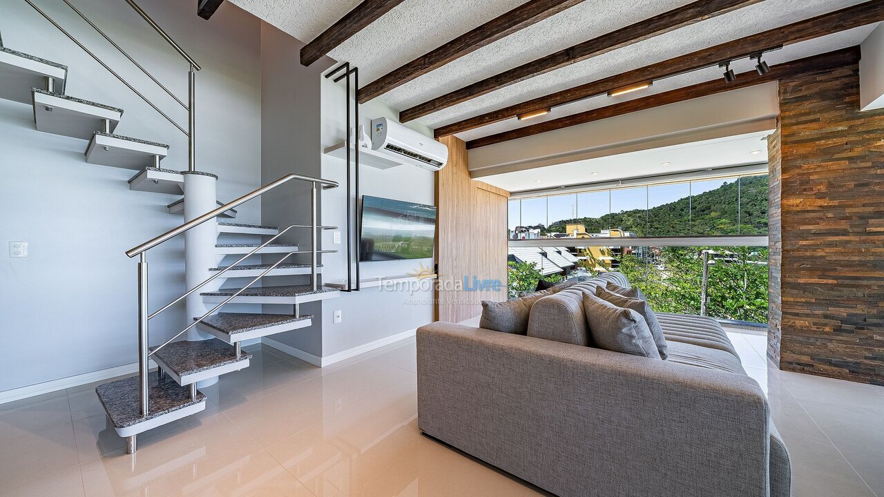 Apartamento para aluguel de temporada em Bombinhas (Praia de Quatro Ilhas)