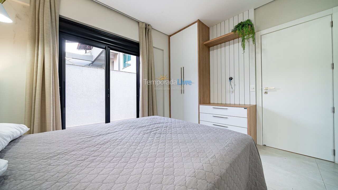 Apartamento para aluguel de temporada em Bombinhas (Canto Grande)