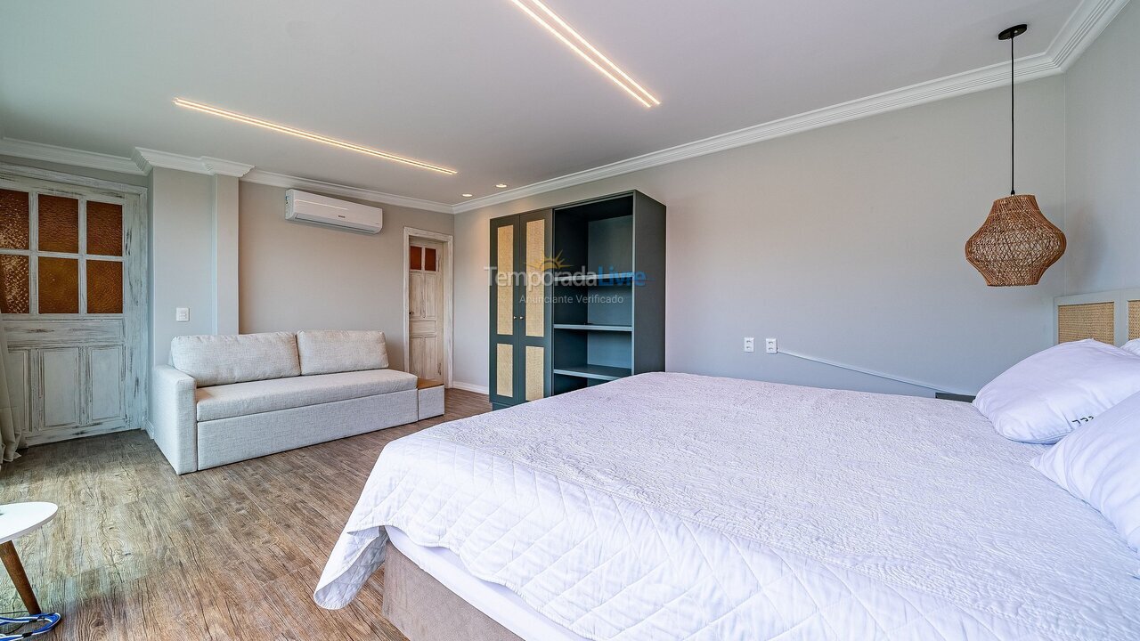 Apartamento para aluguel de temporada em Bombinhas (Praia de Quatro Ilhas)