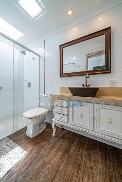 Apartamento para aluguel de temporada em Bombinhas (Praia de Quatro Ilhas)