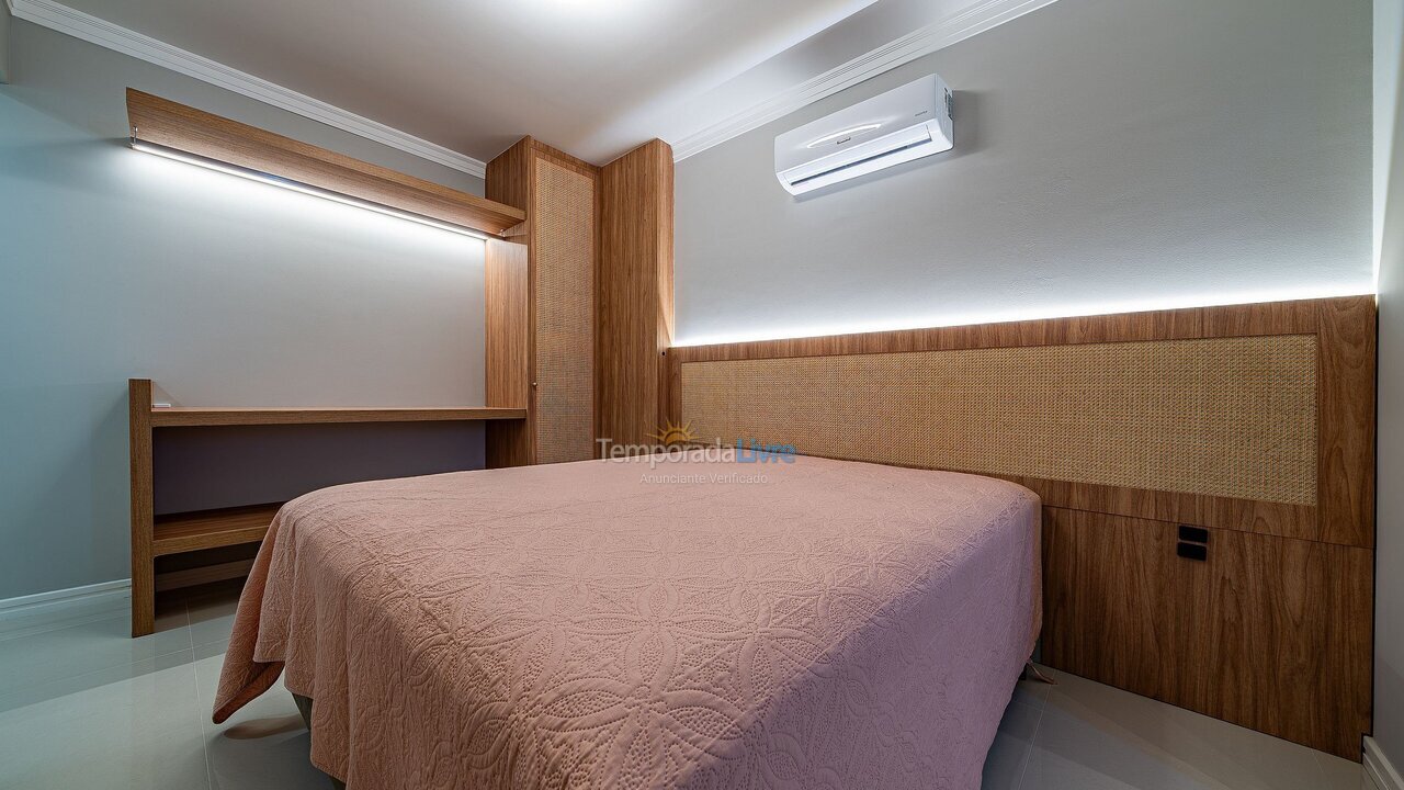 Apartamento para aluguel de temporada em Bombinhas (Praia de Quatro Ilhas)