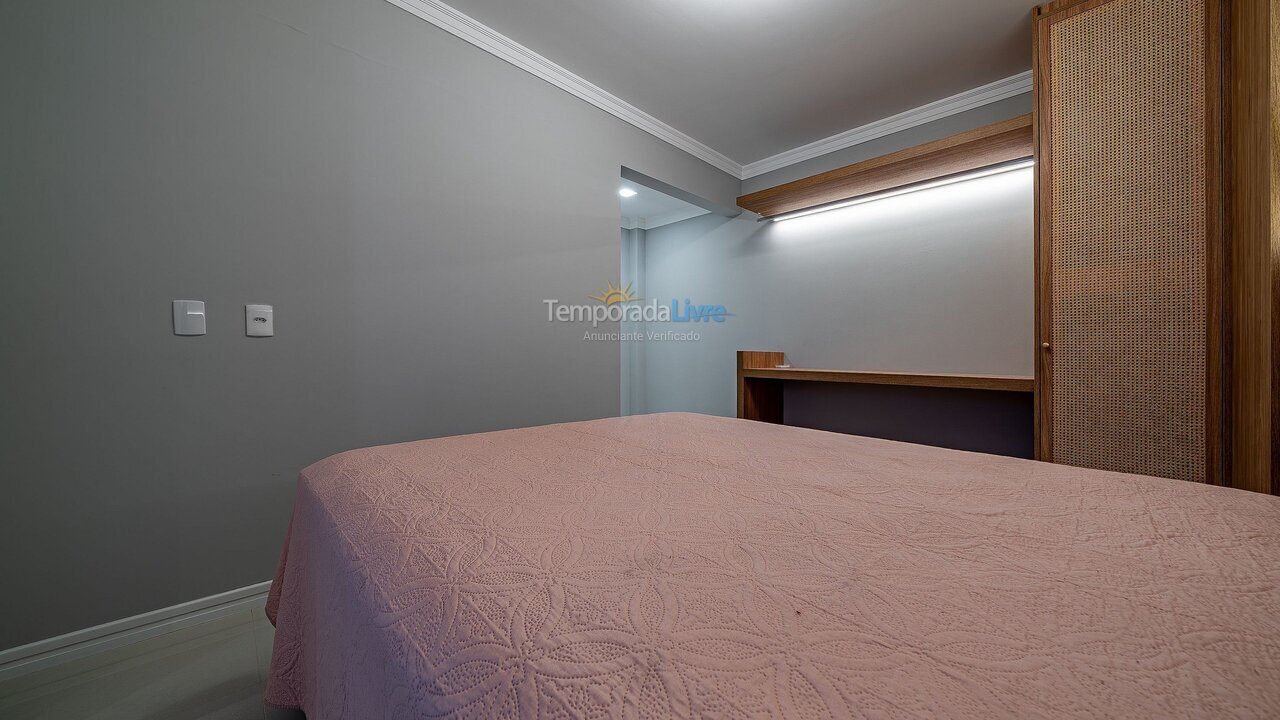 Apartamento para aluguel de temporada em Bombinhas (Praia de Quatro Ilhas)