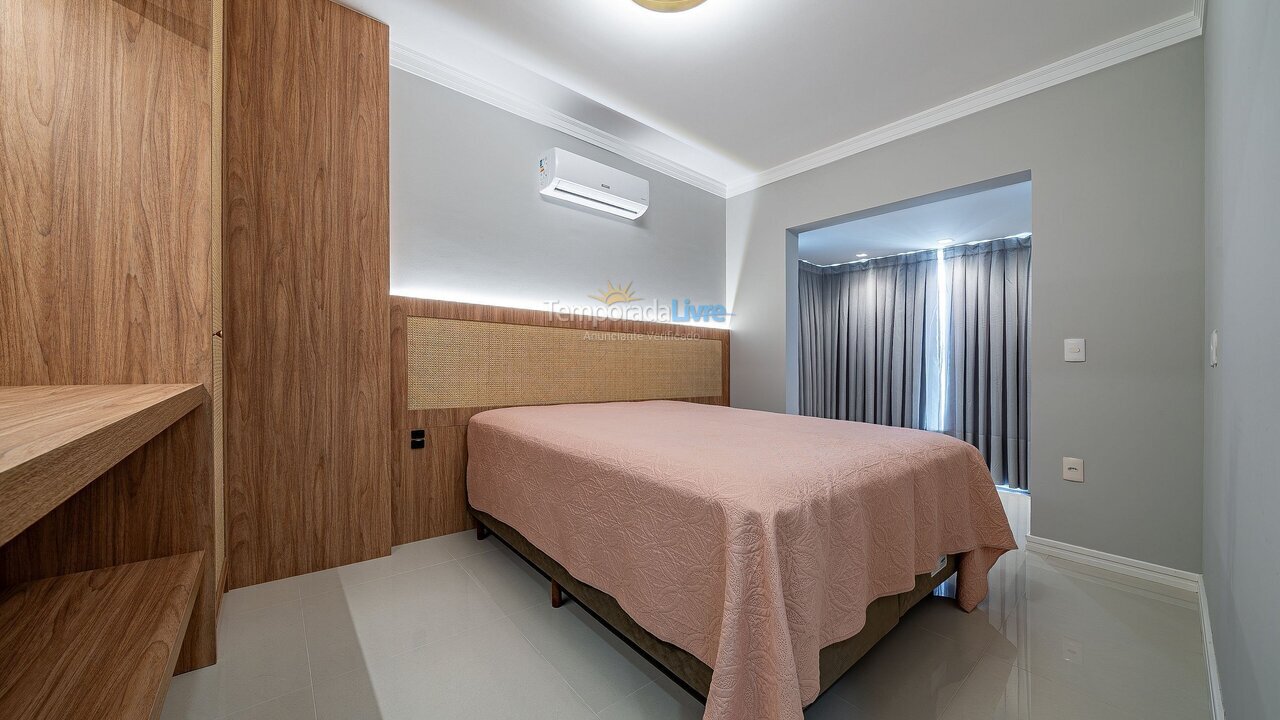 Apartamento para aluguel de temporada em Bombinhas (Praia de Quatro Ilhas)