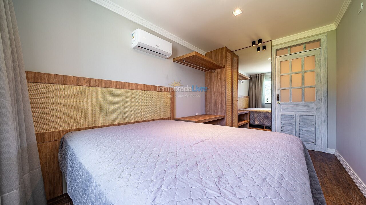 Apartamento para aluguel de temporada em Bombinhas (Praia de Quatro Ilhas)