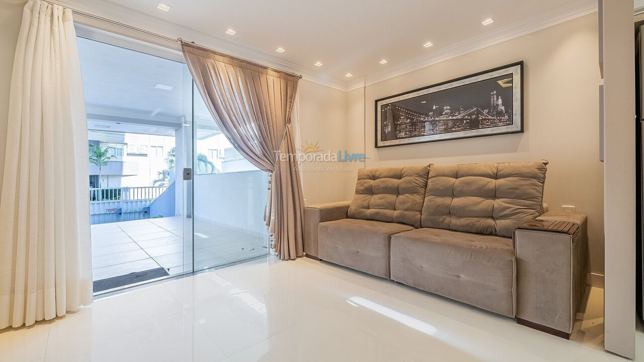 Apartamento para aluguel de temporada em Bombinhas (Praia de Bombas)