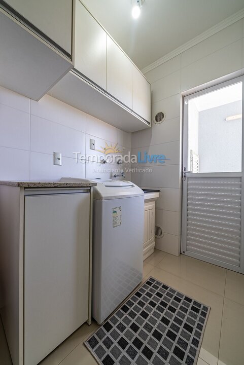 Apartment for vacation rental in Bombinhas (Praia de Bombas)