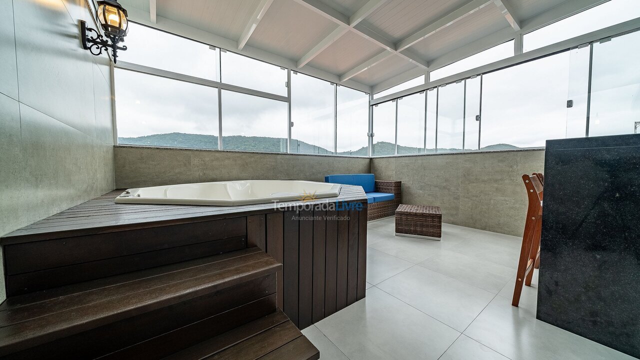 Apartment for vacation rental in Bombinhas (Mariscal)