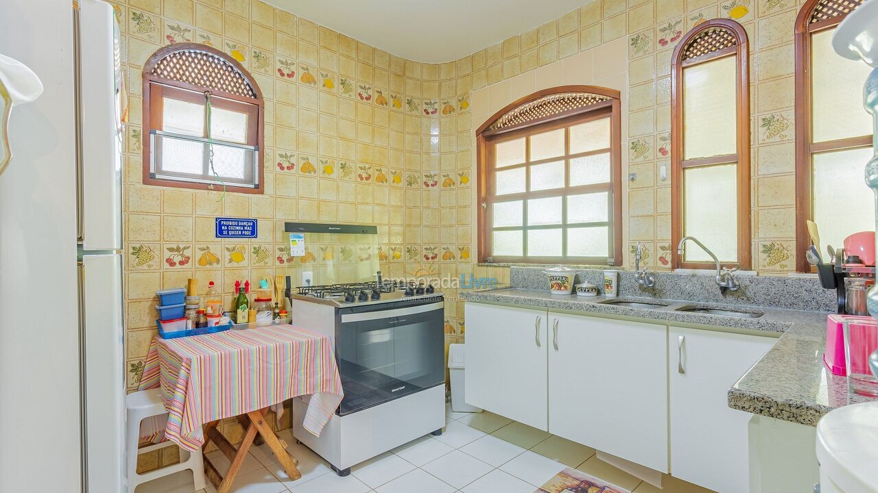 Casa para aluguel de temporada em Camaçari (Praia de Guarajuba)