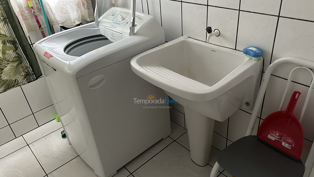 Apartamento para aluguel de temporada em Itapema (Meia Praia)