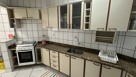 Apartamento Duplex com 3 quartos - 20mt do mar - até 10 pessoas