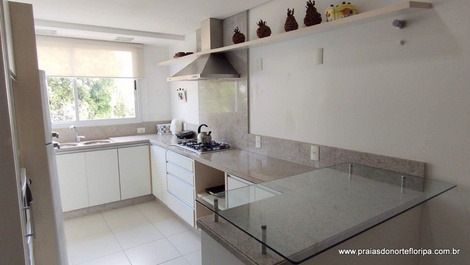 APARTAMENTO 3 SUITES 7 PERSONAS ALTO ESTÁNDAR VISTA AL MAR FLORIANOPOLIS