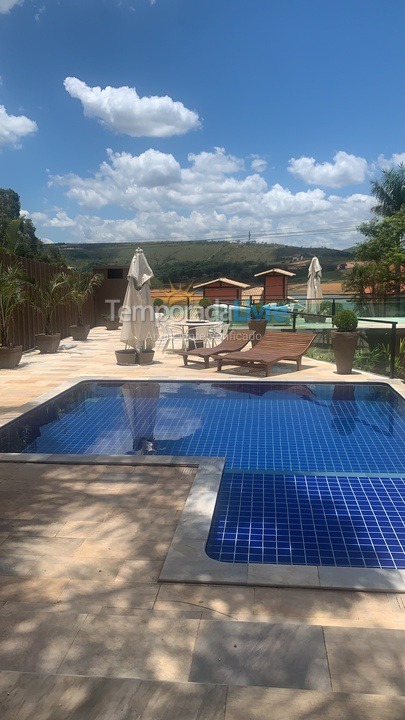 Casa para aluguel de temporada em Capitólio (Escarpas do Lago)