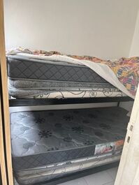 Colchoes extra comportando assim ate 12 pessoas 