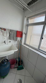 Kitnet vista al mar, ascensor y garaje.