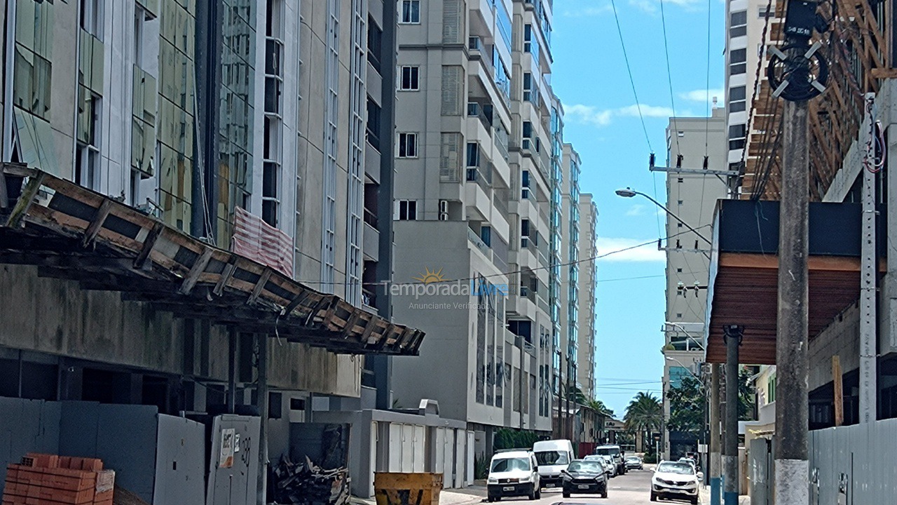 Apartamento para alquiler de vacaciones em Itapema (Meia Praia)