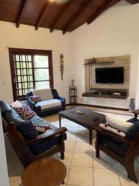 House with 3 suites with air condominium 150mts Camburizinho Camburi Beach