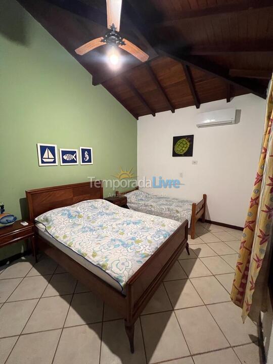 House for vacation rental in São Sebastião (Camburi)