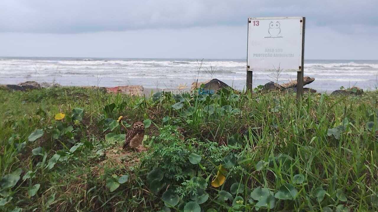 Casa para aluguel de temporada em Peruíbe (Belmira Novaes Ruinas)