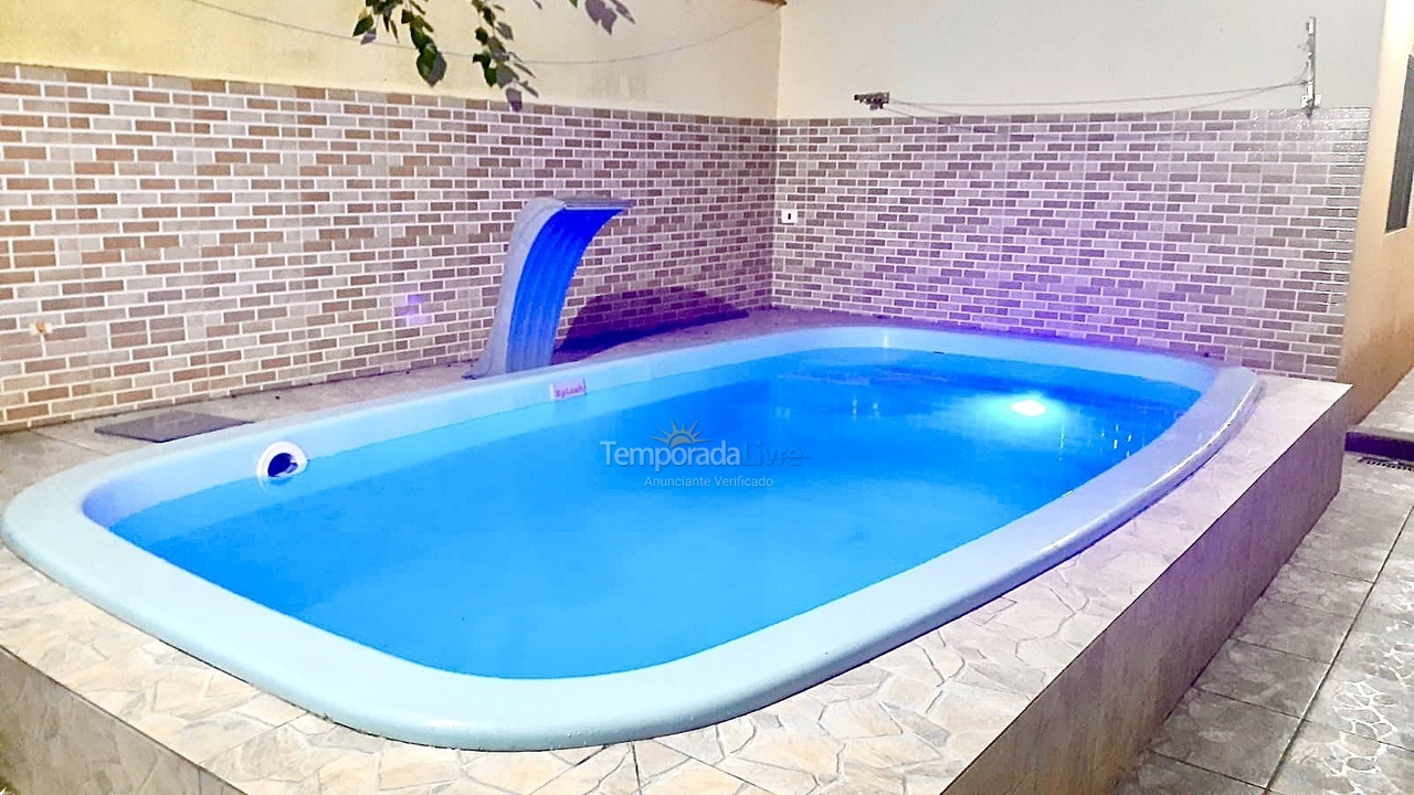 Casa para aluguel de temporada em Itanhaém (Balneario Jequetiba)