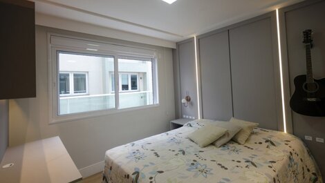 HERMOSO APARTAMENTO 04 RECAMARAS FRENTE AL MAR EN CONDOMINIO CON PISCINA