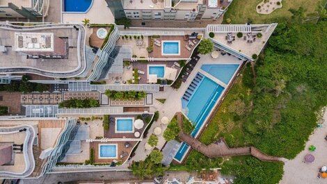 HERMOSO APARTAMENTO 04 RECAMARAS FRENTE AL MAR EN CONDOMINIO CON PISCINA