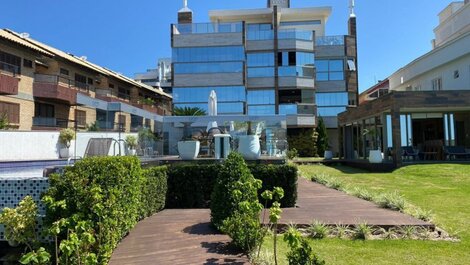 SEA FRONT IN BOMBINHAS - HIGH STANDARD - 03 SUITES