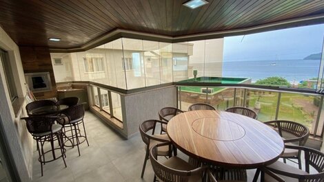 SEA FRONT IN BOMBINHAS - HIGH STANDARD - 03 SUITES